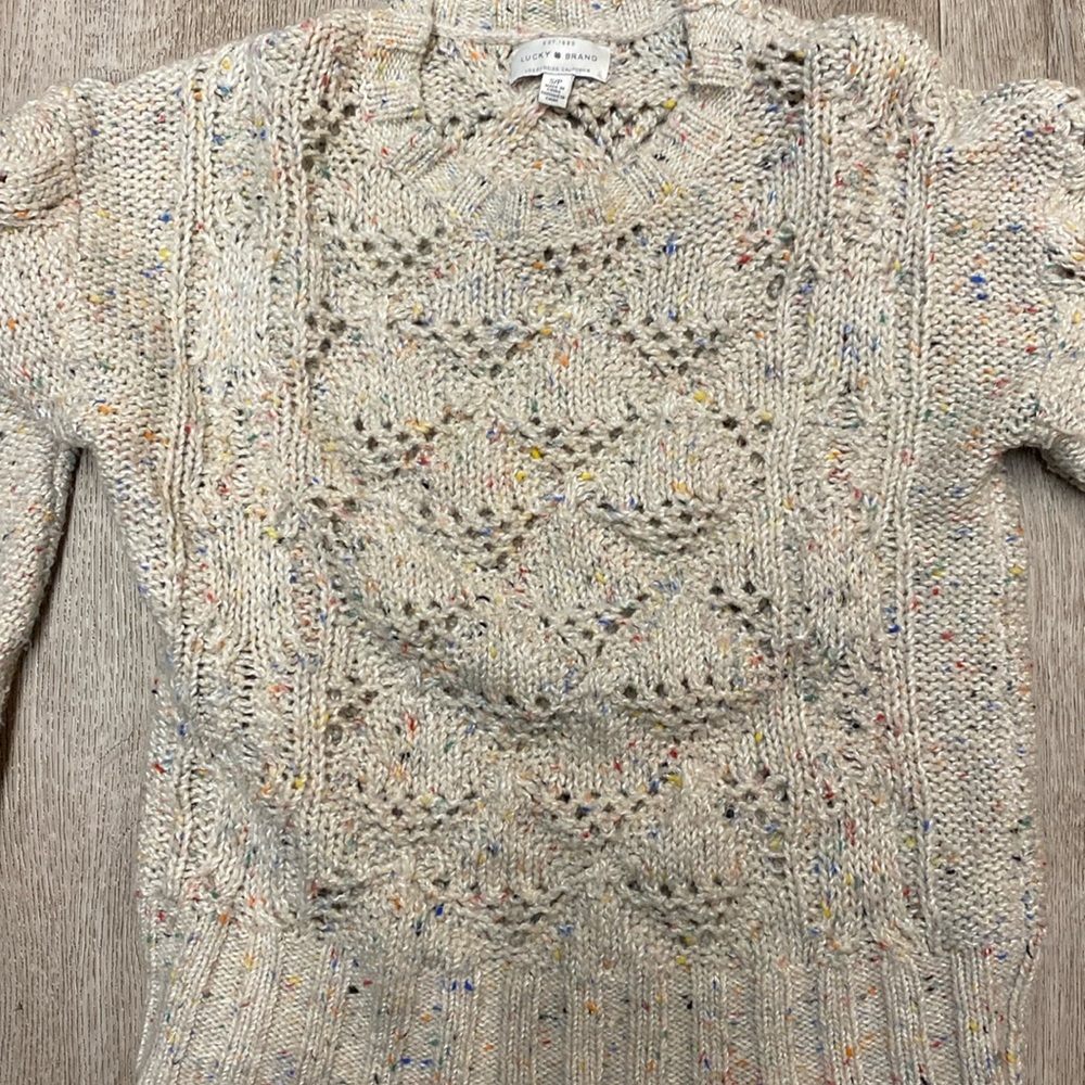 Good condition warm lucky brand sweater
